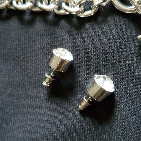 Crystal Heart Necklace & Stud Earrings Set - Silvertone - Picture 5 of 7